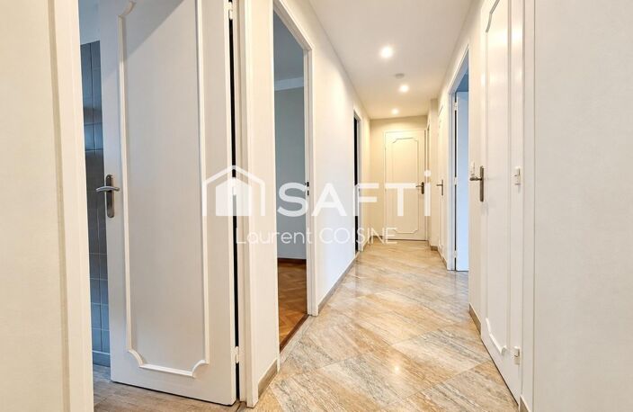 T4 rénové- Traversant, vue dégagée, balcon, étage élevé — photo 4