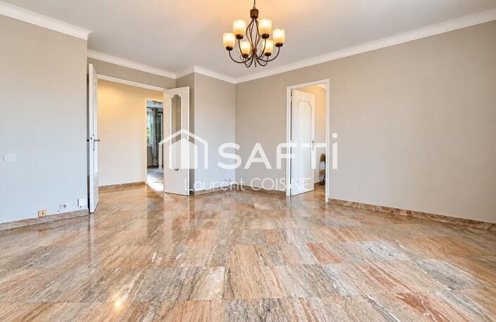 T4 rénové- Traversant, vue dégagée, balcon, étage élevé — photo 5