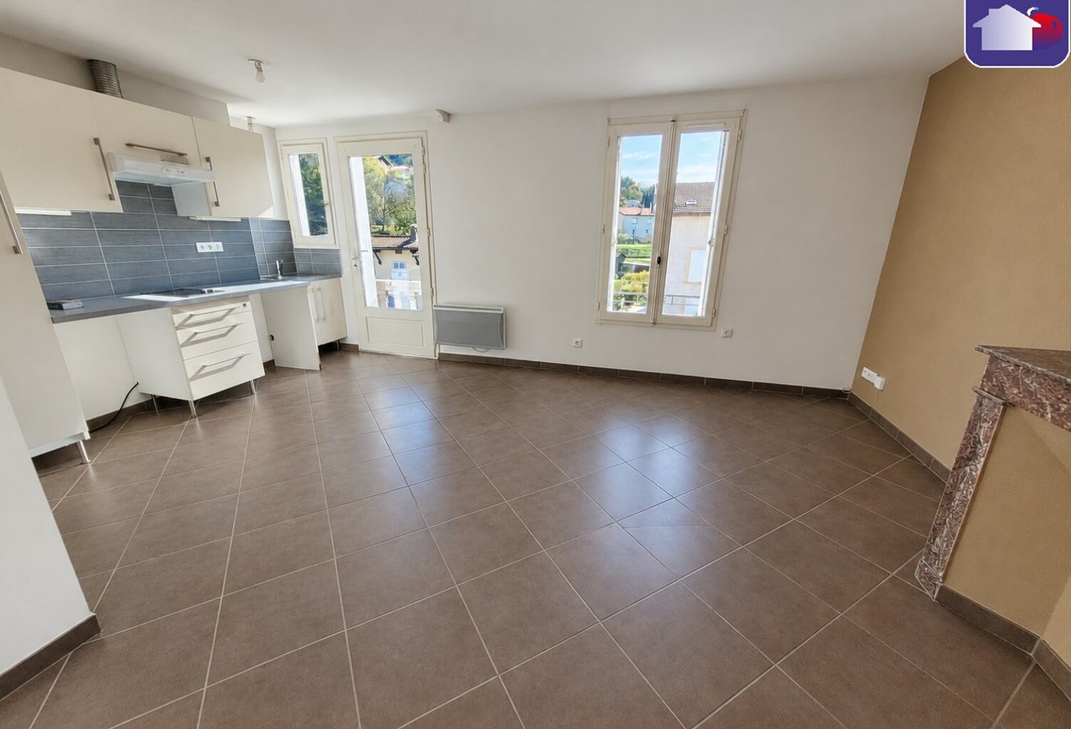 APPARTEMENT T2 PROCHE CENTRE VILLE — photo 1