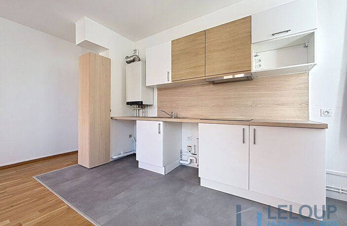 À LOUER - Appartement F2 rénové de 49 m² - ROUEN, rue du Renard — photo 4