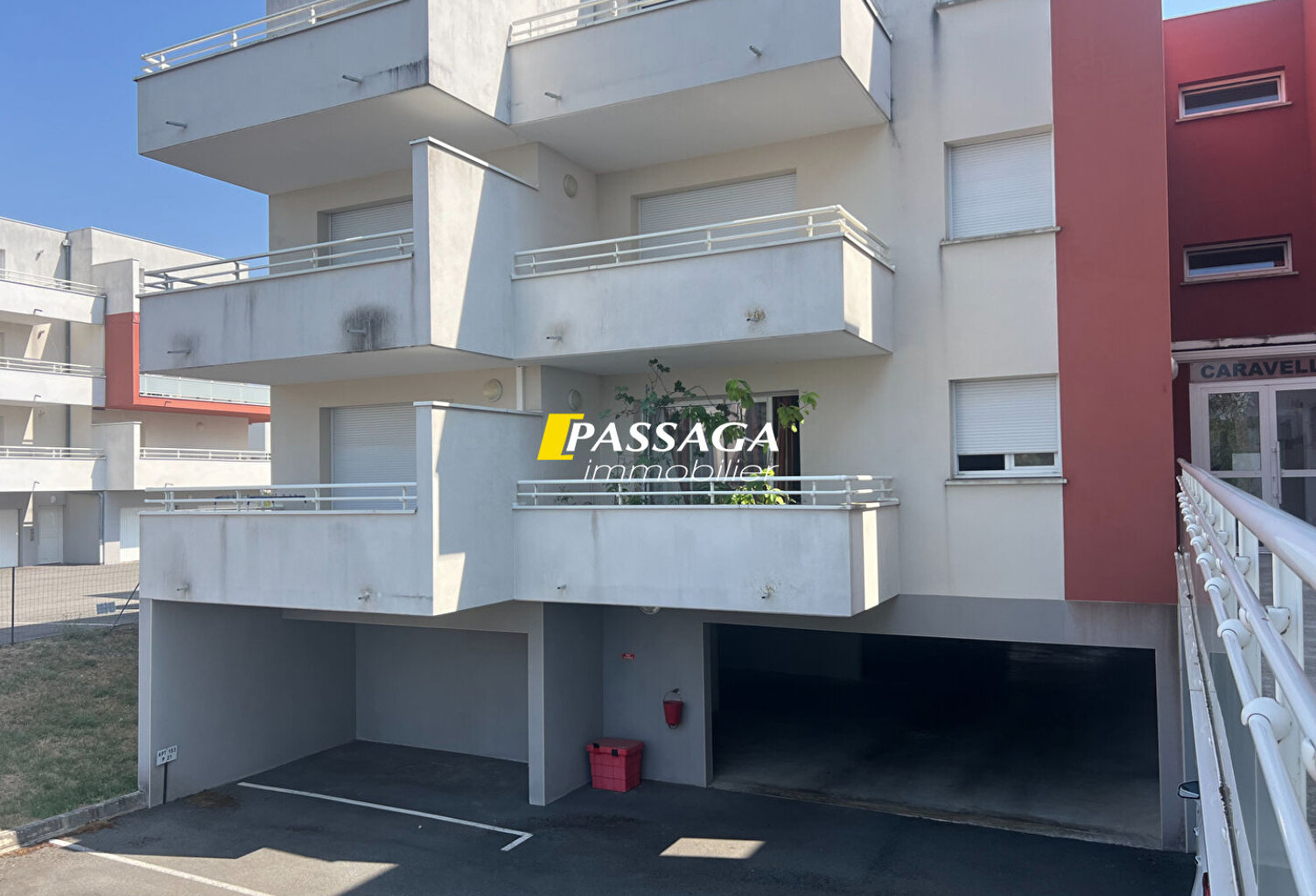 A VENDRE - Appartement de type 2 avec parking - OLEMPS — photo 1