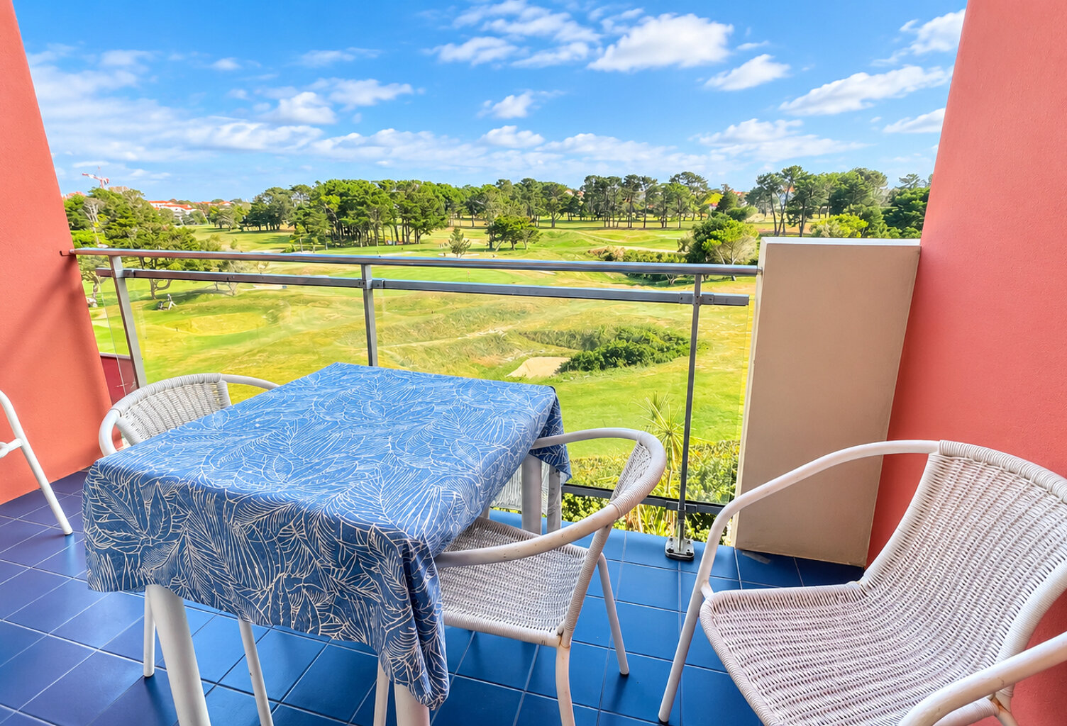 Entre le golf de Biarritz et les plages d'Anglet - Studio avec terrasse avec vue sur le golf et parking privé — photo 1