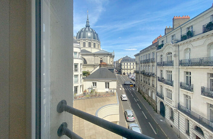 RÉSIDENCE SENIORS : T2 de 55.49 m² avec double Balcon, Cave et Parking — photo 4