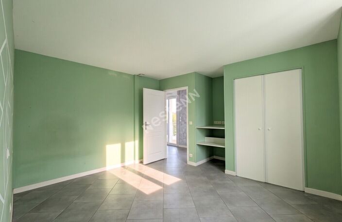 MAISON EN PIERRE DE 170 m² - 5 CHAMBRES, GARAGES ET JARDIN  25MIN REIMS NORD — photo 5