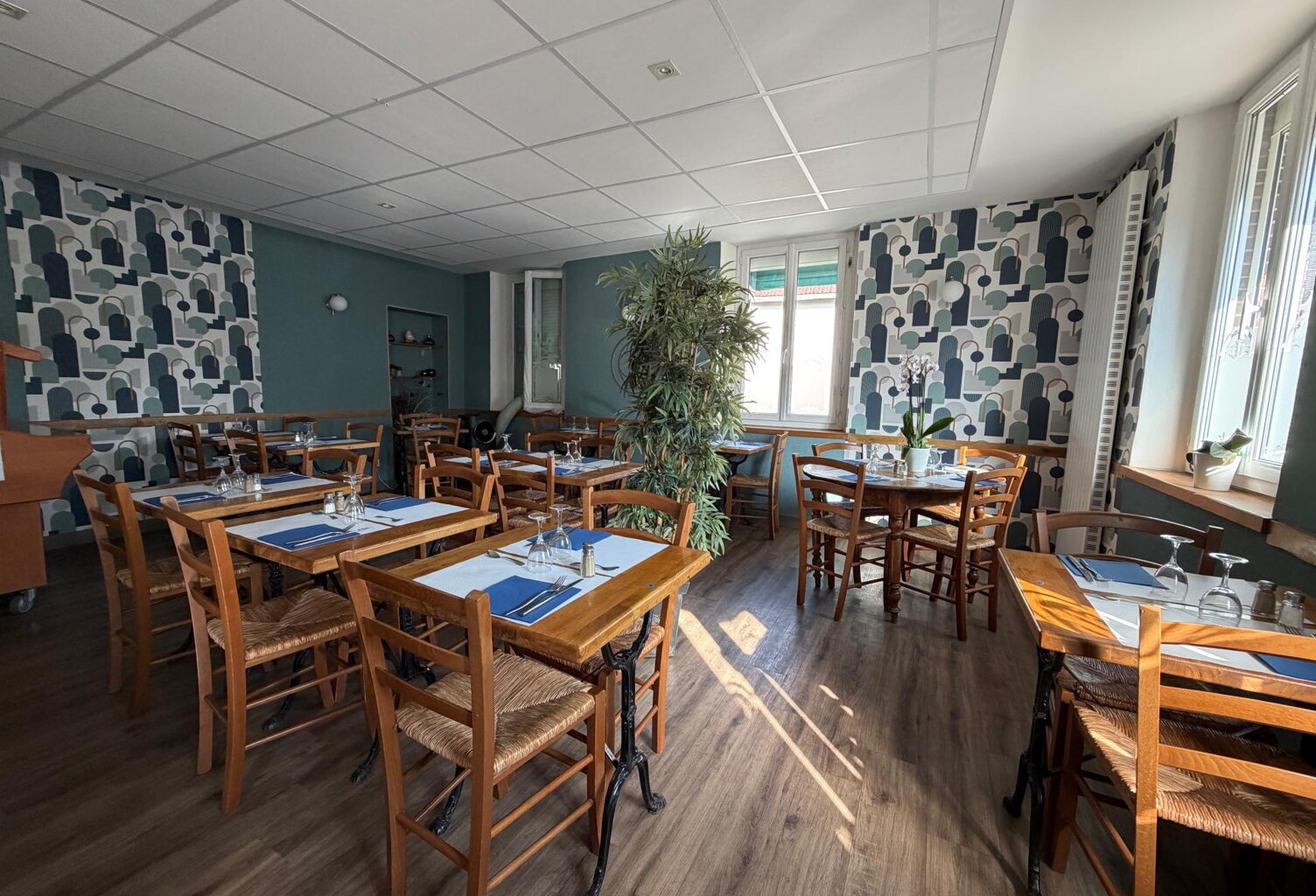 Murs et fonds Resto-Bar-Chambres d'hôtes — photo 1
