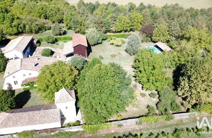 Vente Maison/villa 11 pièces — photo 2