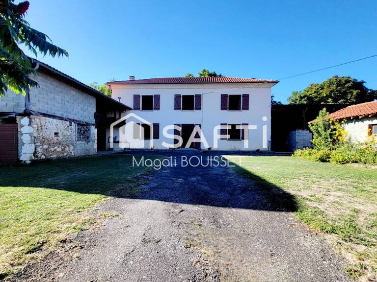 Maison de caractère à potentiel, dépendances, garage, porche, terrains, environnement calme et sans vis a vis. — photo 1