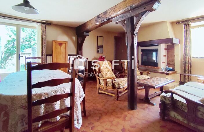 Maison de ville avec deux chambres et petite cour. — photo 3