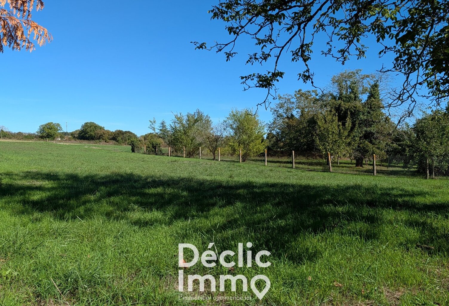 Mansle-les-Fontaines  Terrain à bâtir de 2 000 m²  Accès RN10 — photo 1