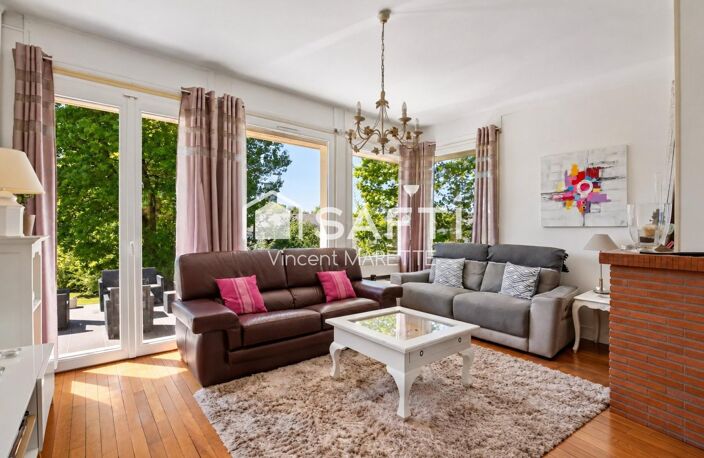 Quatre chambres, un grand jardin arboré et une terrasse de 80 m² : une maison où la vie de famille prend toute sa place. — photo 4
