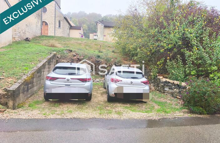Jolie maison de village de 41 m2 à rénover entièrement disposant de combles, un garage et une grange. — photo 4