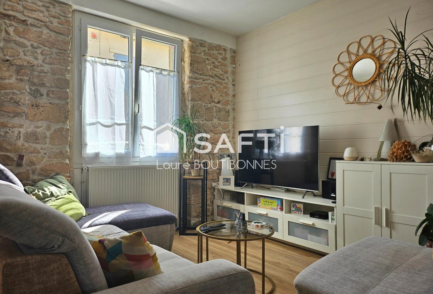 Maison de village avec jardin, terrasse couverte et dépendance — photo 1
