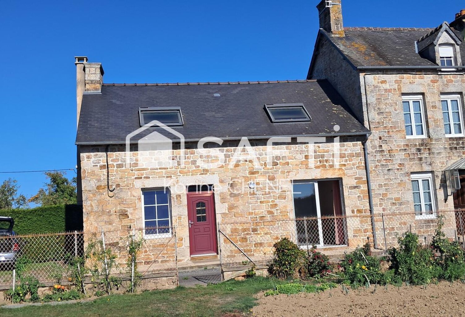 Ancien corps de ferme et ses dépendances / 5500m² — photo 1
