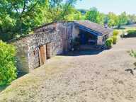 Corps de ferme avec dépendances et terrain de 3300m² — photo 2