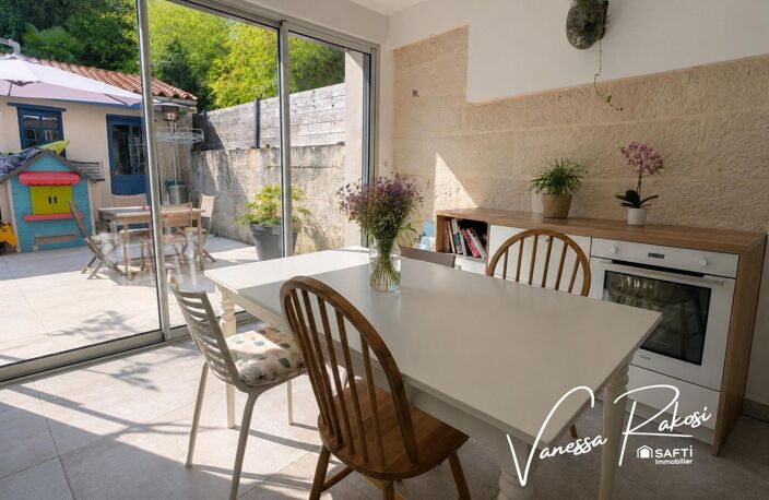 Maison en pierre rénovée à Saint-Vivien, avec jardin, terrasse, 3 chambres et bureau, proche commodités. — photo 5