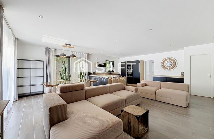 Maison de plain-pied avec piscine, 3 ch et garage — photo 2