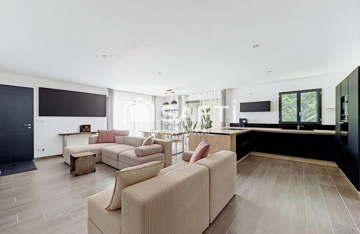 Maison de plain-pied avec piscine, 3 ch et garage — photo 3