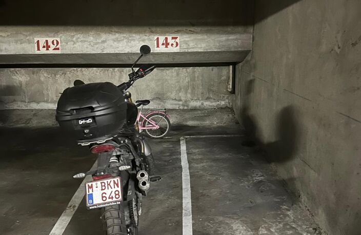 2 lots de Parking à vendre 12m² chacun — photo 2