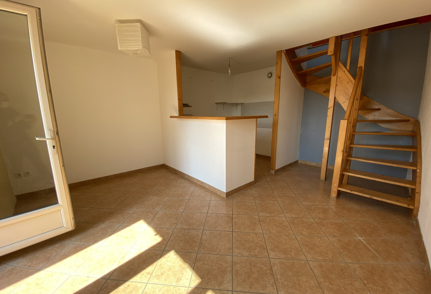 A LOUER AGRÉABLE APPARTEMENT DE TYPE 2 DUPLEX A SAIN BEL — photo 1