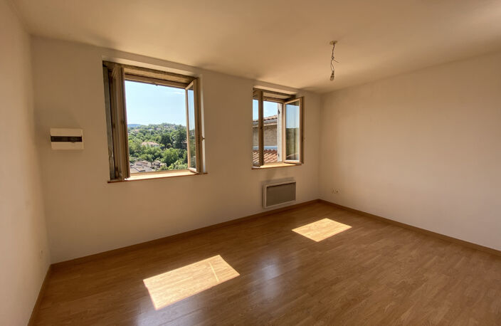A LOUER AGRÉABLE APPARTEMENT DE TYPE 2 DUPLEX A SAIN BEL — photo 3