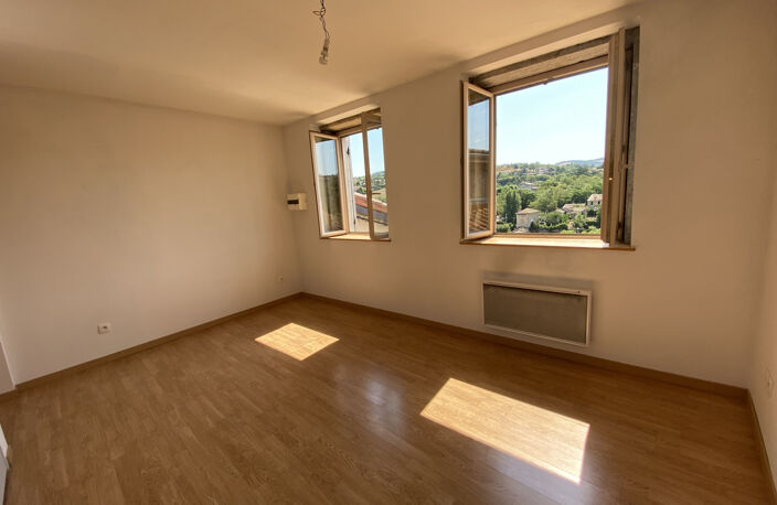 A LOUER AGRÉABLE APPARTEMENT DE TYPE 2 DUPLEX A SAIN BEL — photo 4