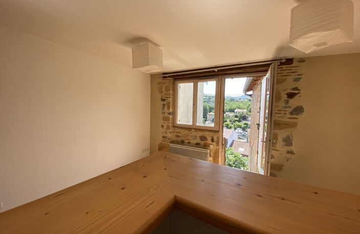 A LOUER AGRÉABLE APPARTEMENT DE TYPE 2 DUPLEX A SAIN BEL — photo 5