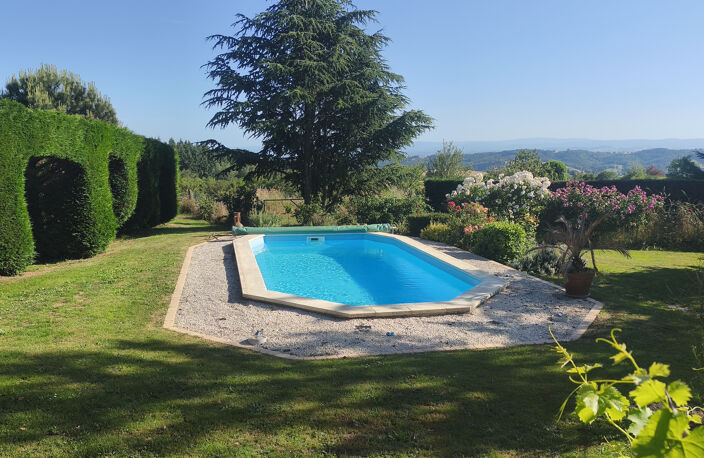 Proche Roanne, Maison de construction traditionnelle sur 346 — photo 3