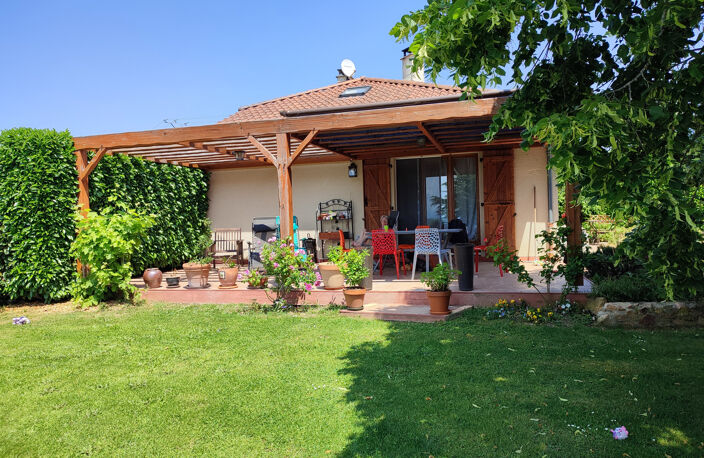 Proche Roanne, Maison de construction traditionnelle sur 346 — photo 5