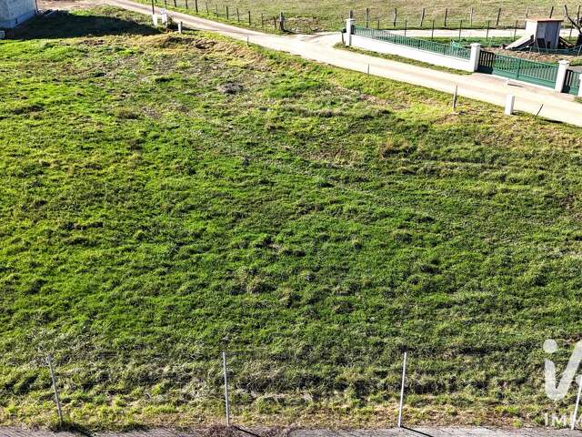 Vente Terrain à bâtir 1 077 m&sup2; — photo du bien