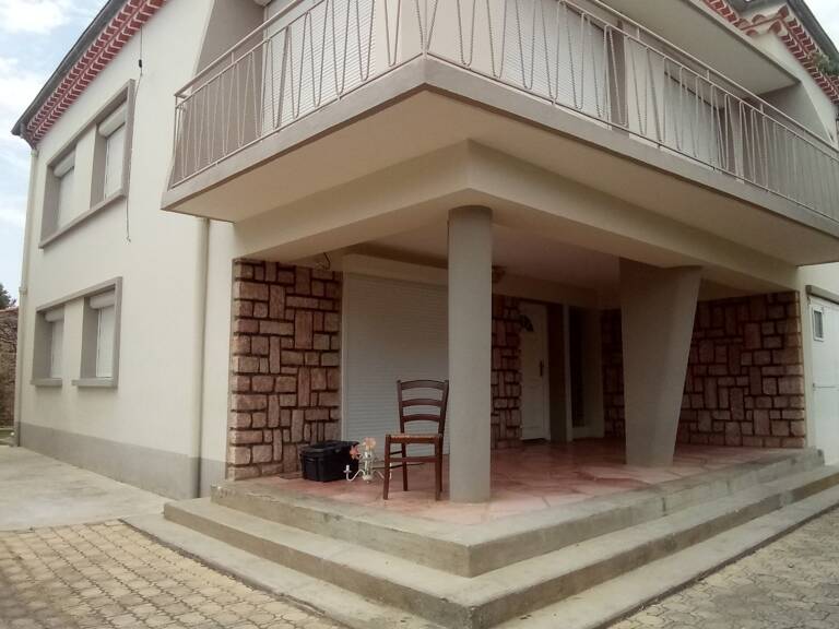 Villa — photo 1