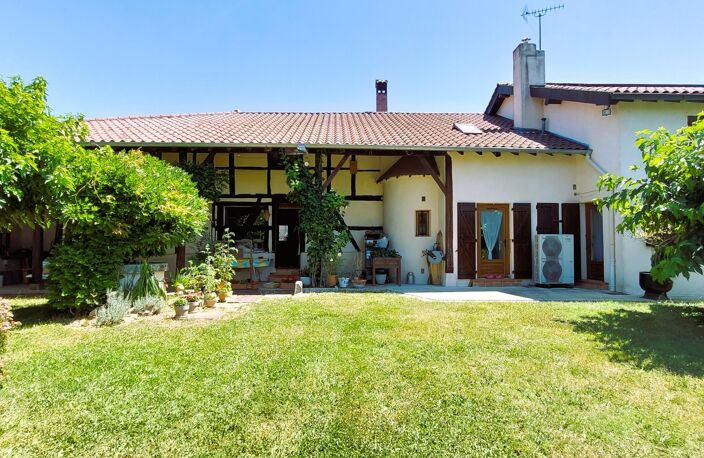 Vente Maison/villa 10 pièces — photo 2