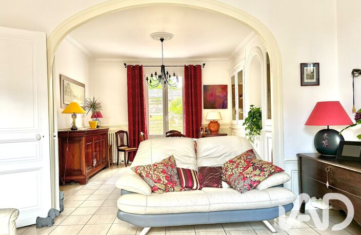 Vente Maison/villa 9 pièces — photo 2