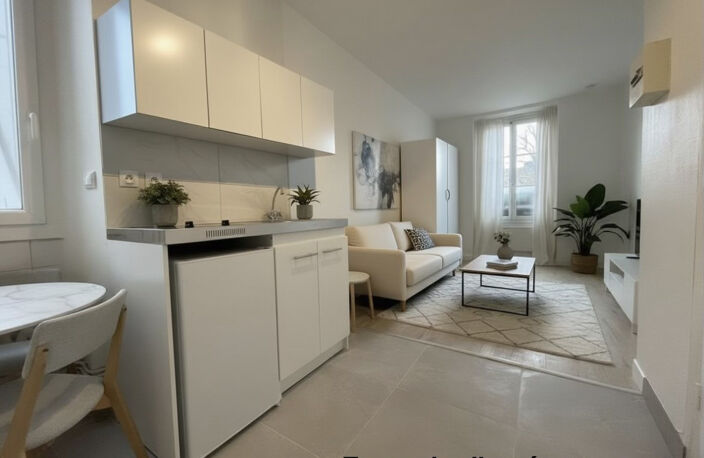 STUDIO 20 M2 CENTRE VILLE NEAUPHLE LE CHATEAU — photo 2