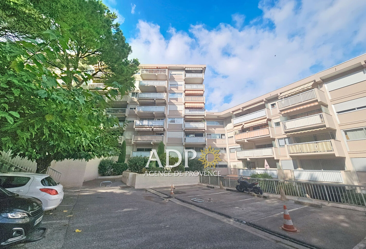 GRASSE - Résidence Les Jardins du Soleil - Studio avec blacon, — photo 1