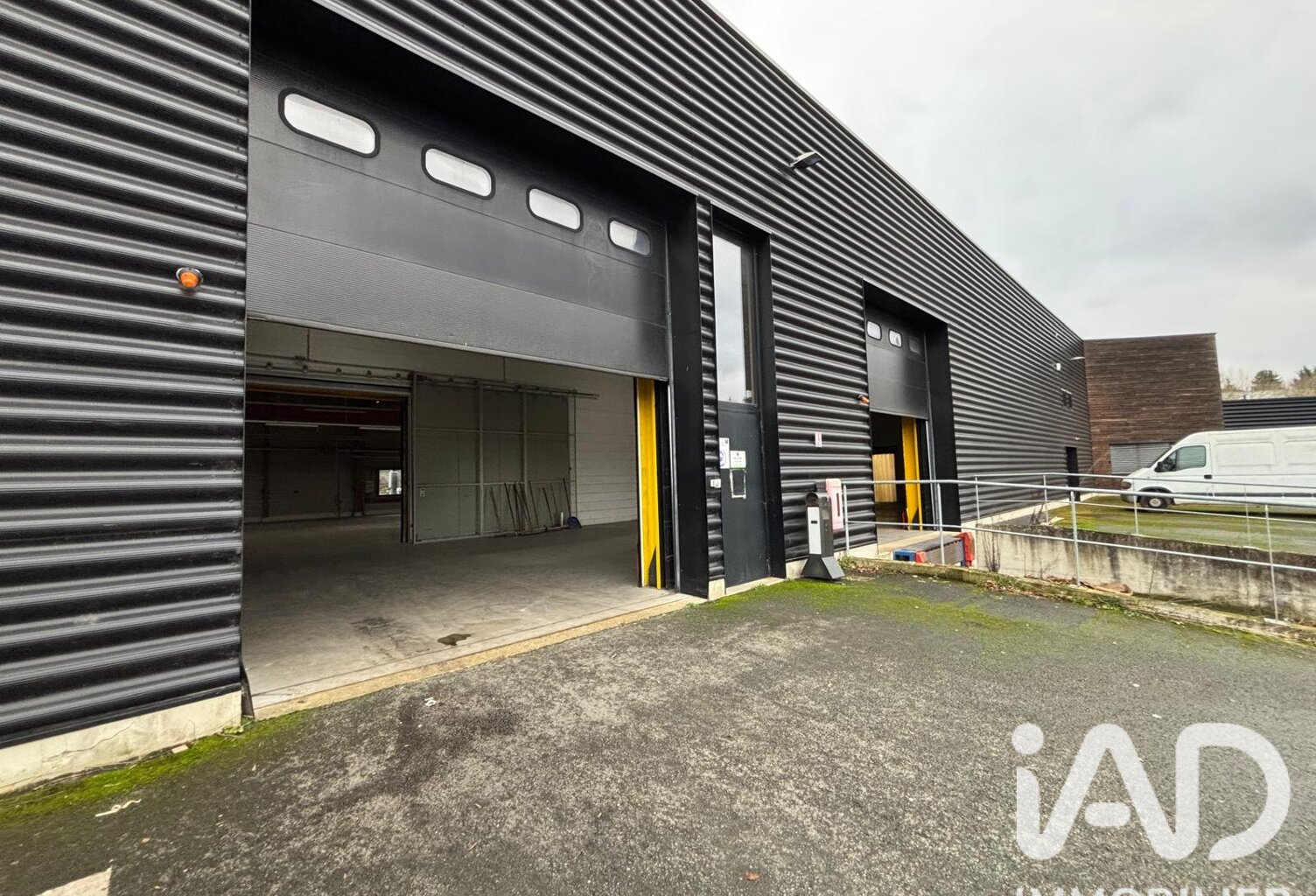 Vente Boutique/Local commercial 3 000 m&sup2; — photo 1
