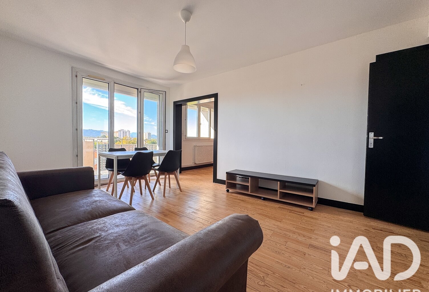 Location Appartement 4 pièces — photo 1