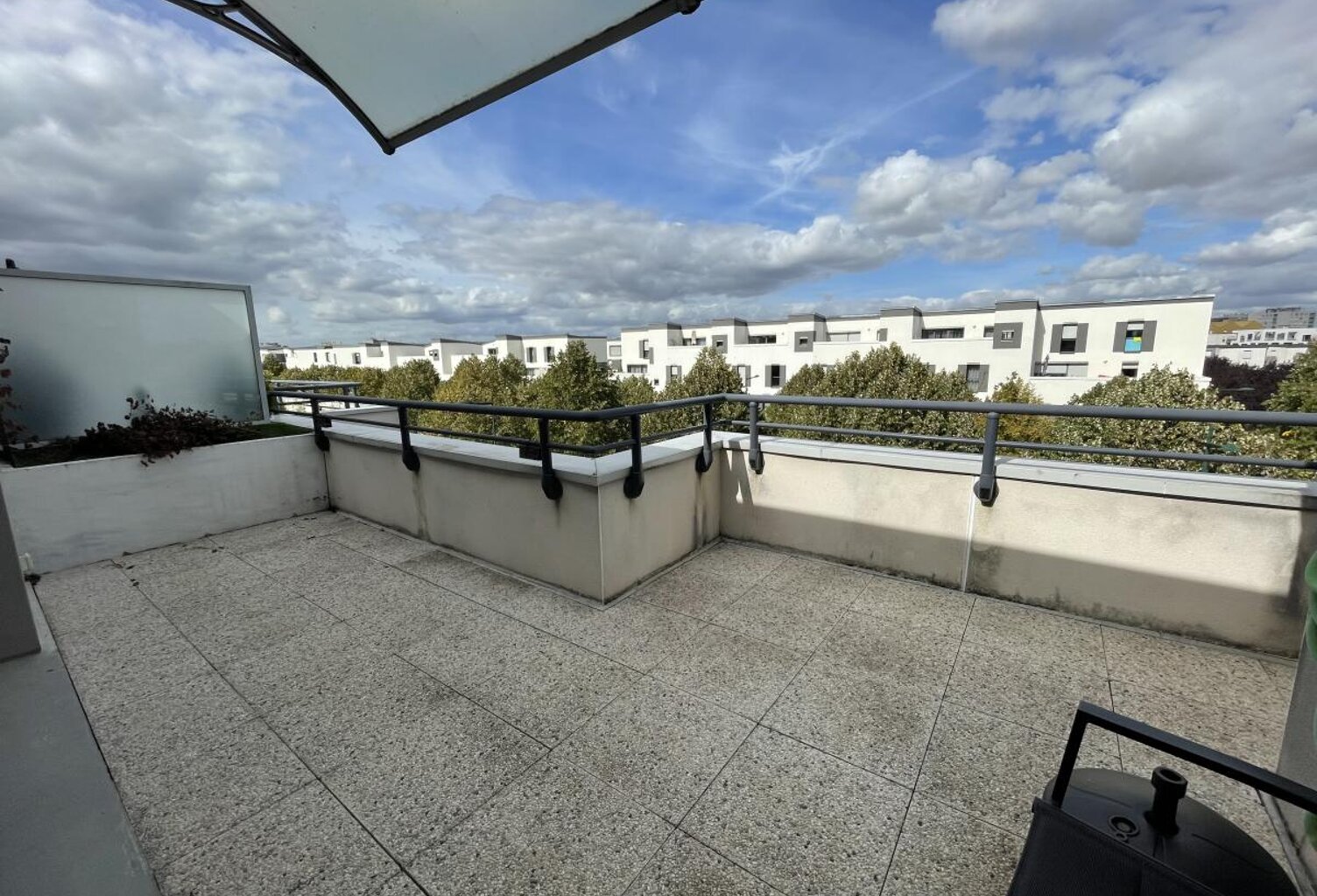 Dernier étage, appartement 3 pièces avec terrasse. — photo 1