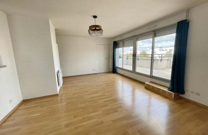 Dernier étage, appartement 3 pièces avec terrasse. — photo 2
