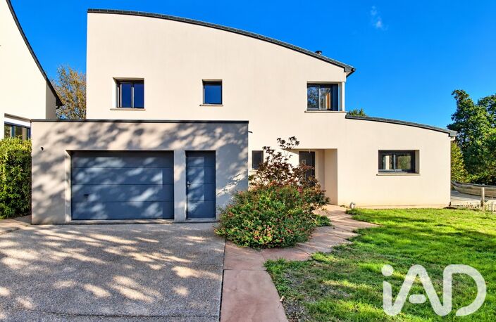 Vente Maison/villa 7 pièces — photo 2