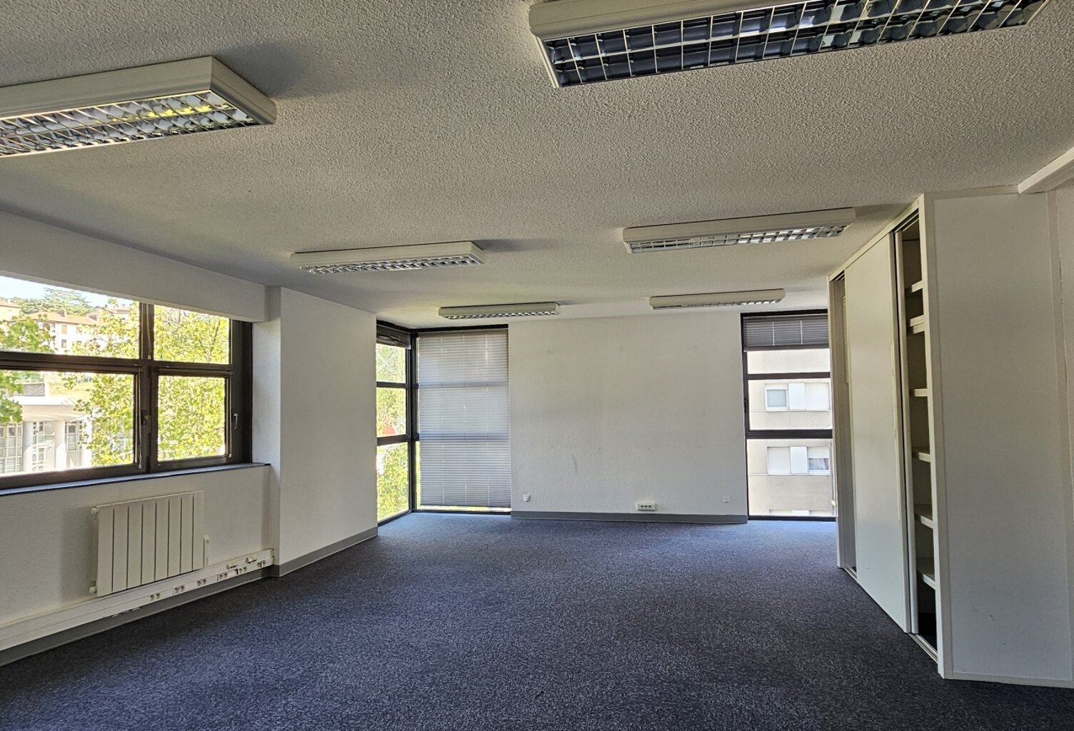 Vente Boutique/Local commercial 104 m&sup2; — photo 1