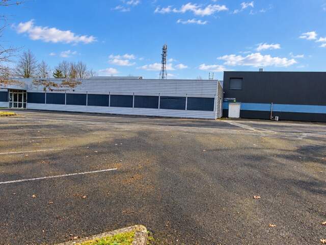 Vente Boutique/Local commercial 1 500 m&sup2; — photo du bien