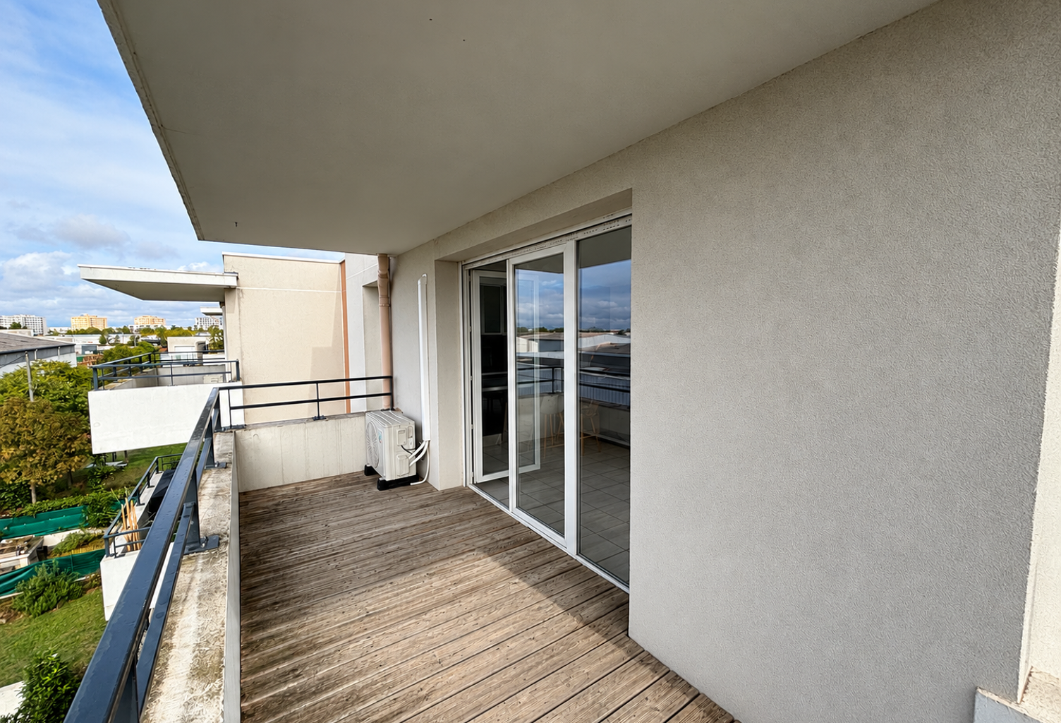 MIONS   Bel appartement T4 lumineux de 81 m2 avec balcon, cl — photo 1