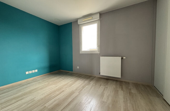 MIONS   Bel appartement T4 lumineux de 81 m2 avec balcon, cl — photo 4