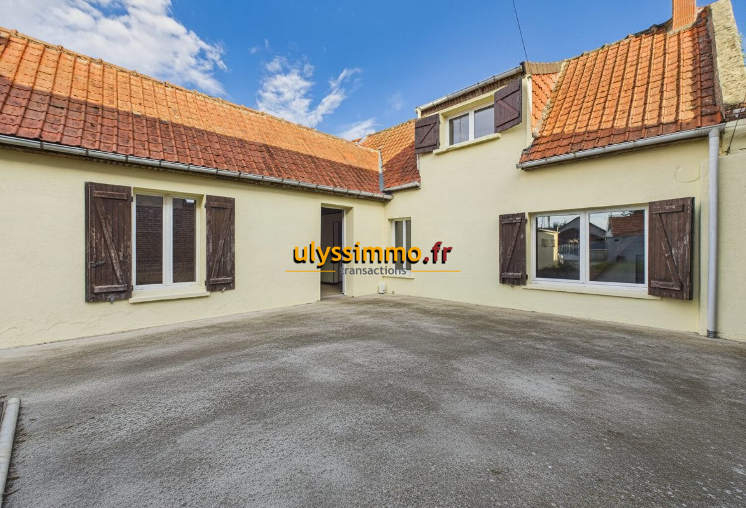 maison de 5 pièces avec garages et jardin — photo 1