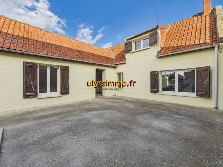 maison de 5 pièces avec garages et jardin — photo 1