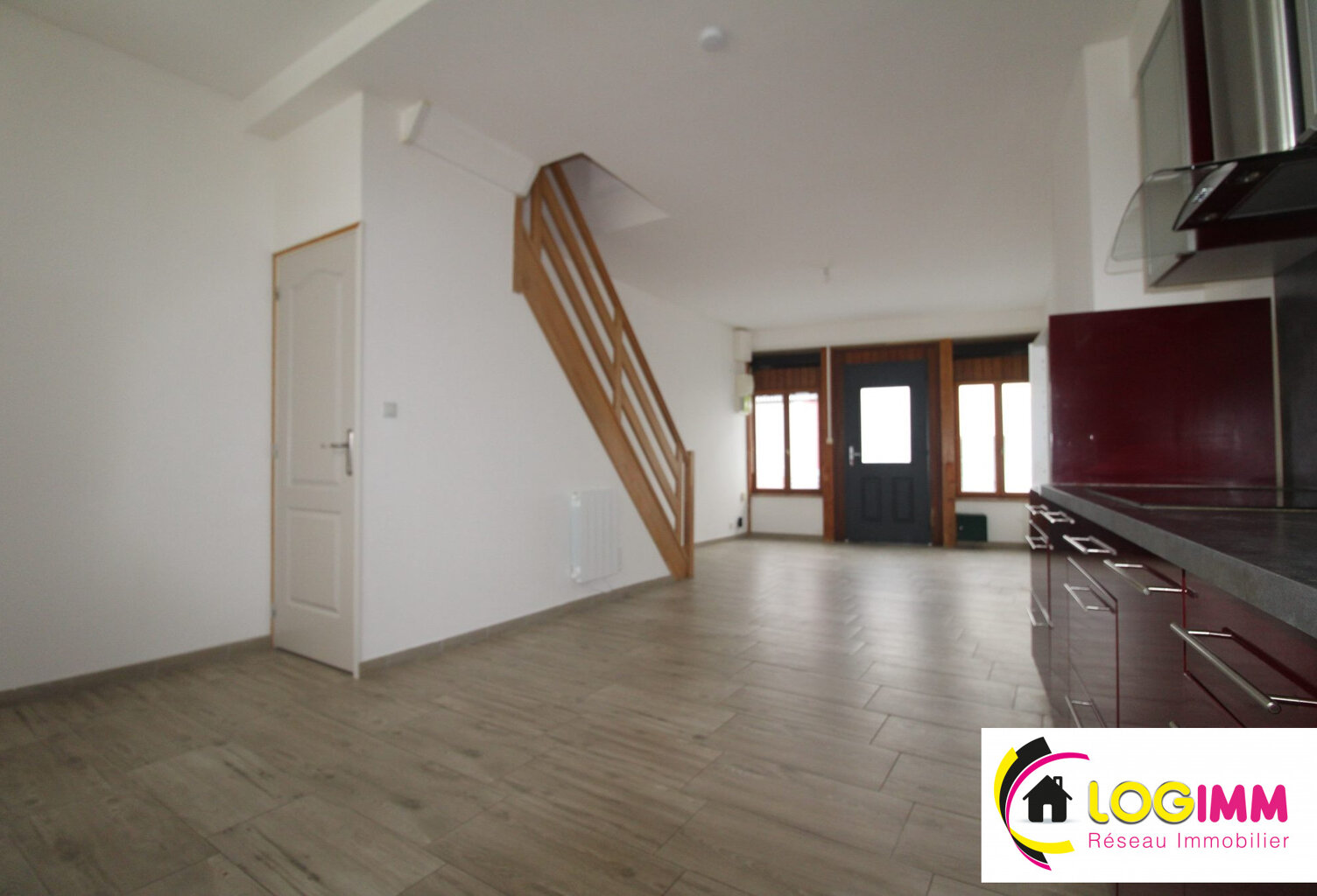 Appartement à louer Solesmes — photo 1