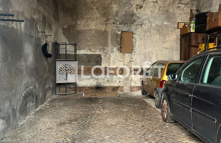 PLACE  BELLECOUR GRAND GARAGE A LOUER — photo 3