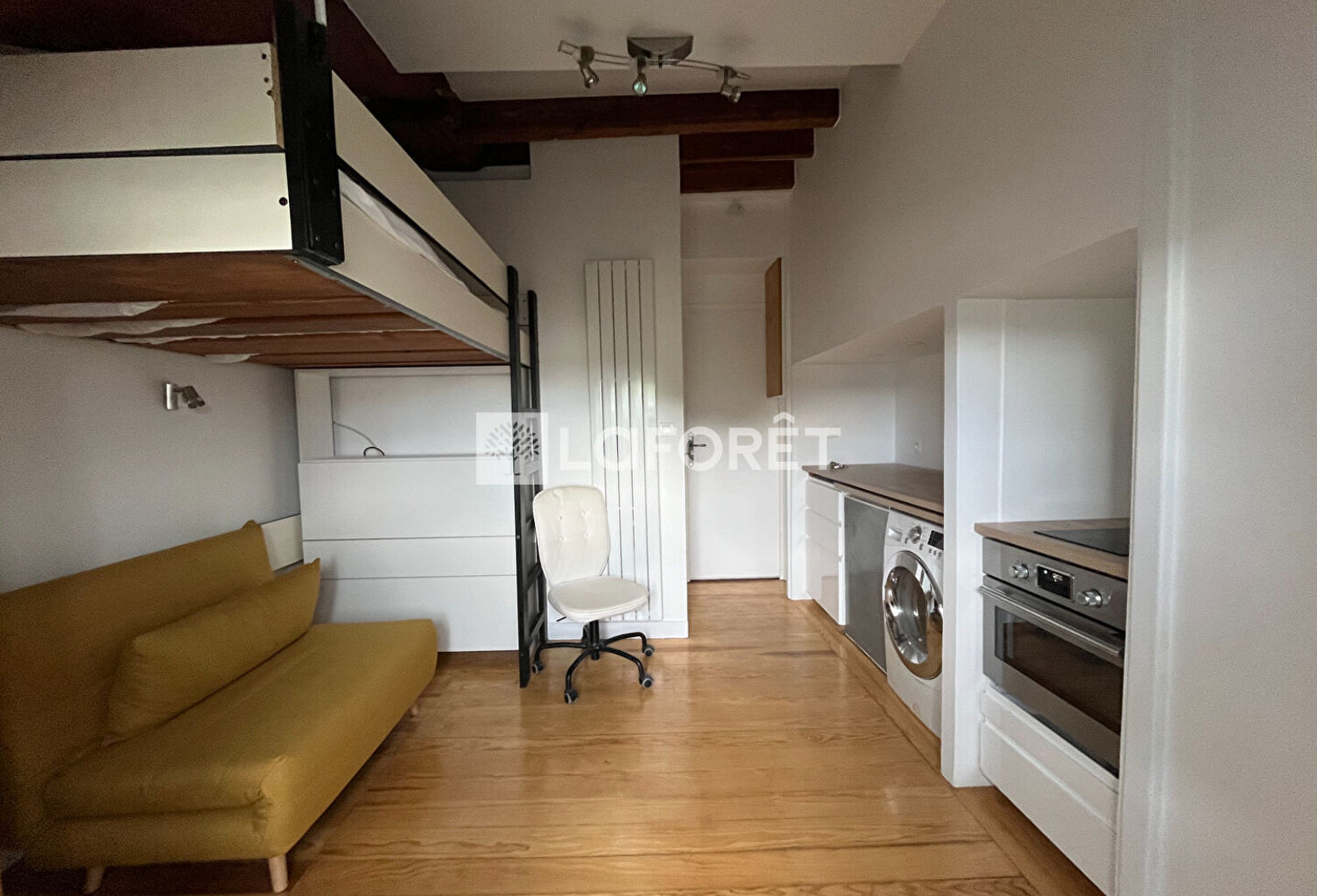 Studio meublé place Carnot — photo 1