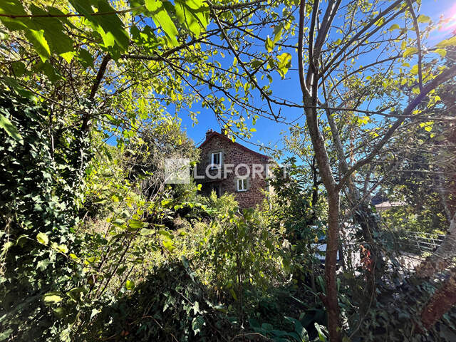 PRUINES: MAISON T5 ET GRANGE SUR 2700 M2 — photo du bien