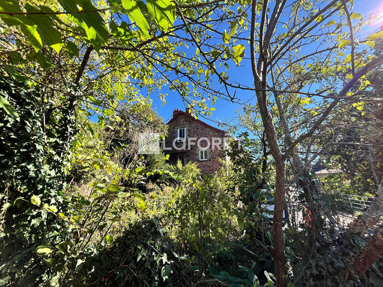 PRUINES: MAISON T5 ET GRANGE SUR 2700 M2 — photo 1